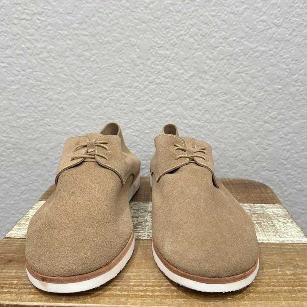 Nisolo Travel Derby Shoe In Stone Size 9.5